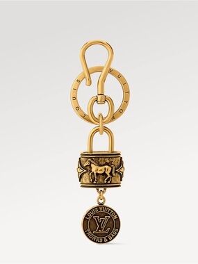 LOUIS VUITTON P9 HORSE LOCK AND KEYS BAG CHARM BNWT RARE HTF EXCLUSIVE!